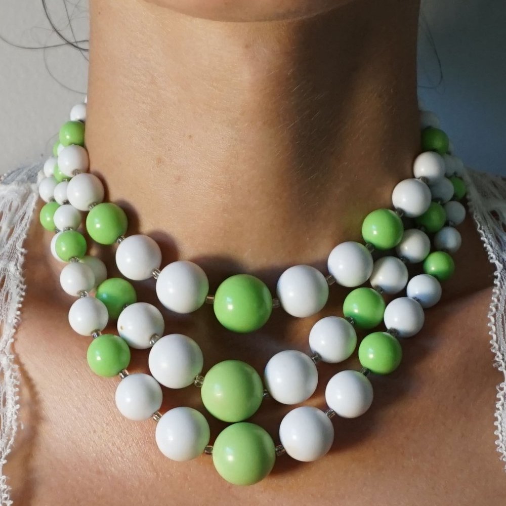 Vtg Layered, Bead Necklace (Lime & White)